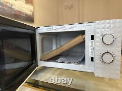 Goodmans White and Rose Gold Microwave (Capacity 20L)Mirror Finish Door-IN HAND