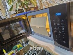 Hisense H25MOBS7HUK Freestanding Solo Microwave Black