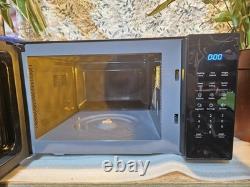 Hisense H25MOBS7HUK Freestanding Solo Microwave Black